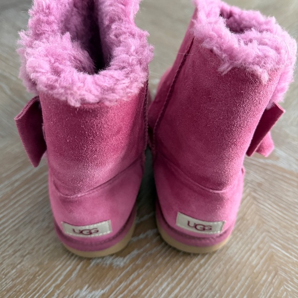 Pink Bow Tie Uggs - Picture 2 of 7